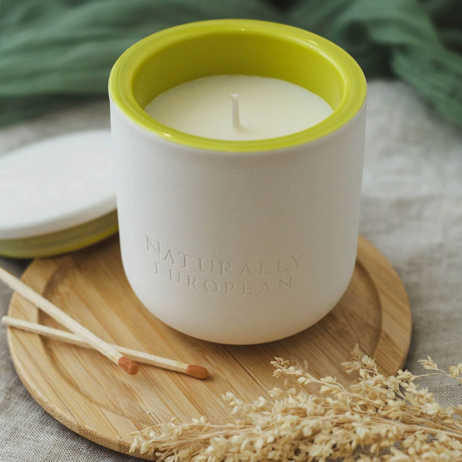 Naturally European Ginger and Lime 200g Candle - Image 2