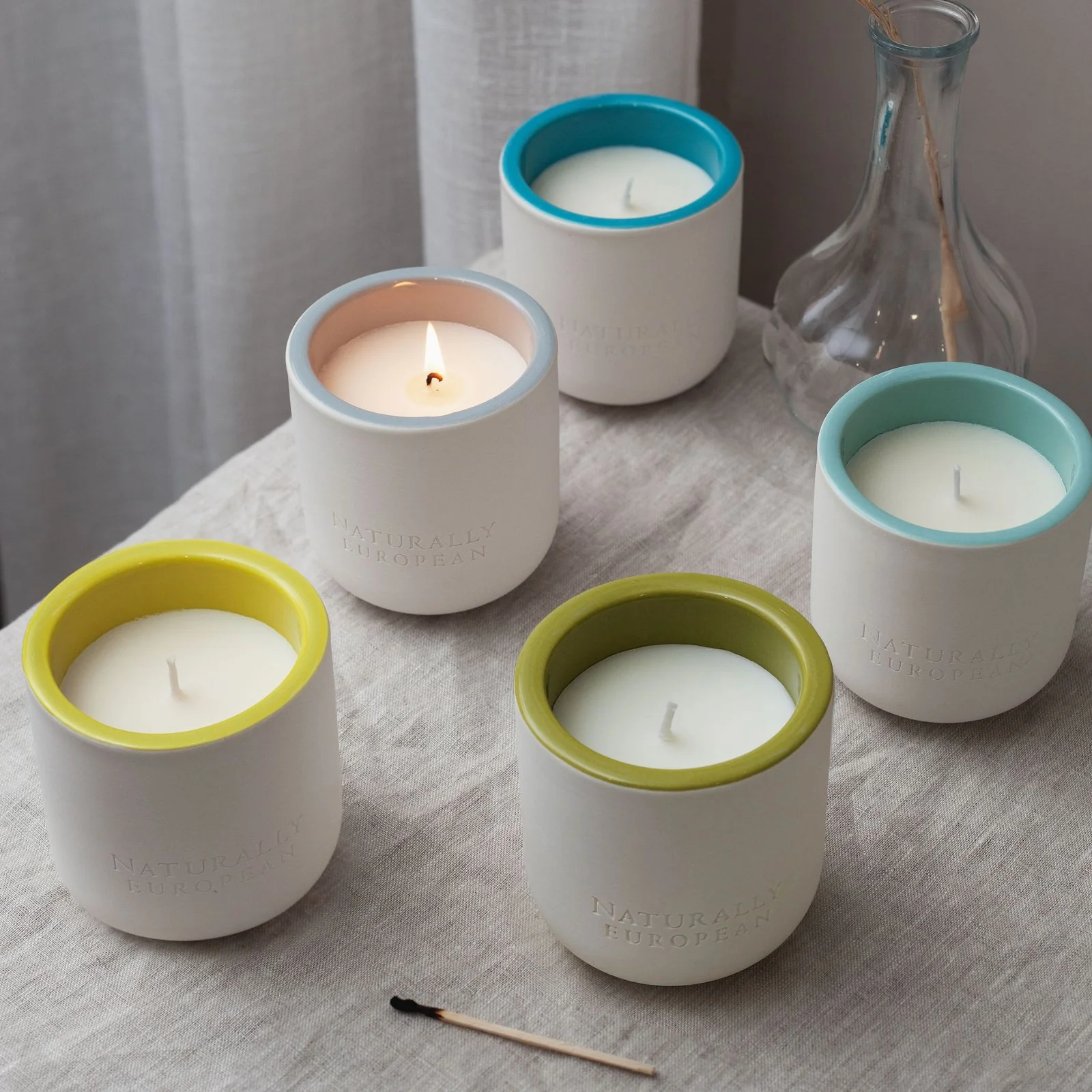 Naturally European Oak Moss and Vetiver 200g Candle - Image 3