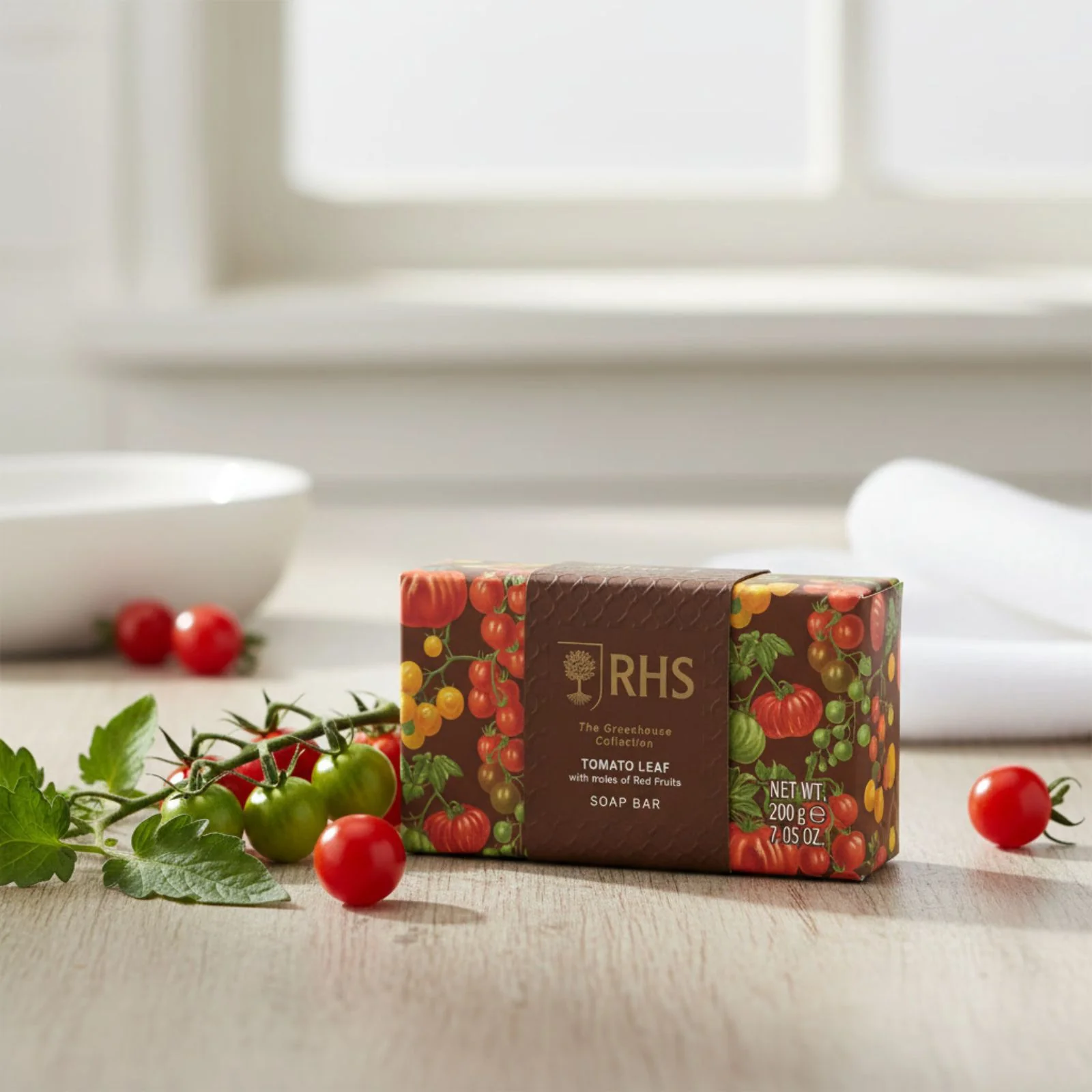 RHS Greenhouse Tomato Leaf Soap 200g - Image 4
