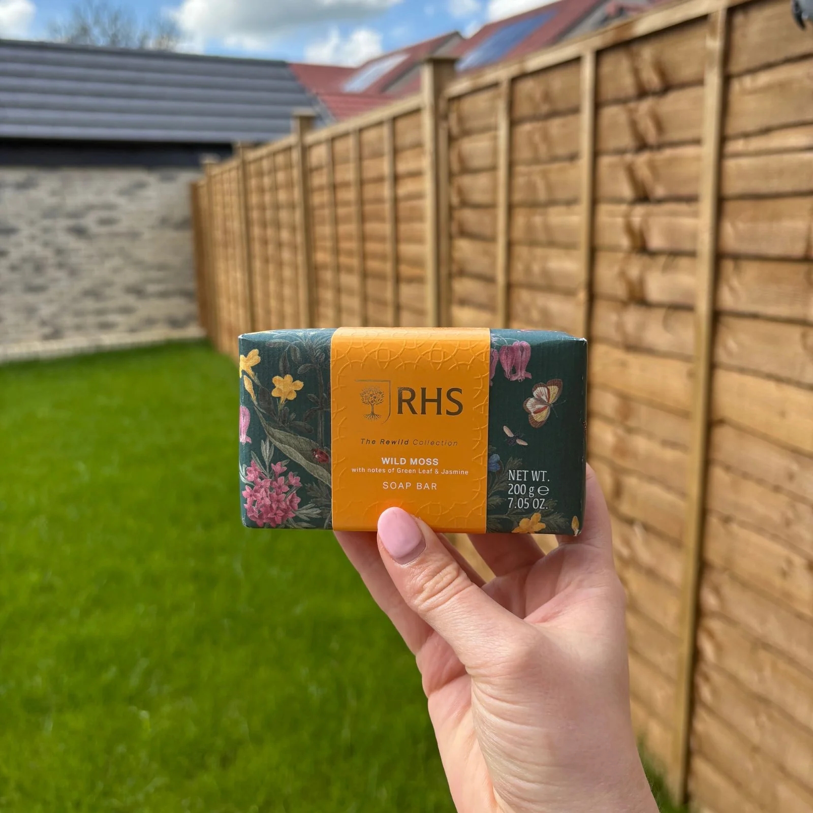 RHS Rewild Wild Moss Soap Bar 200g - Image 2