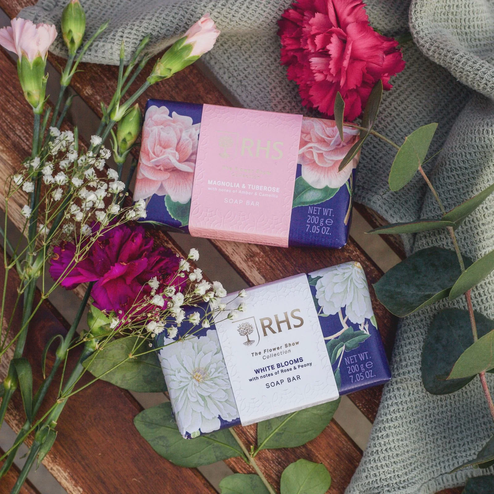 RHS Flower Show Magnolia and Tuberose Soap 200g - Image 3