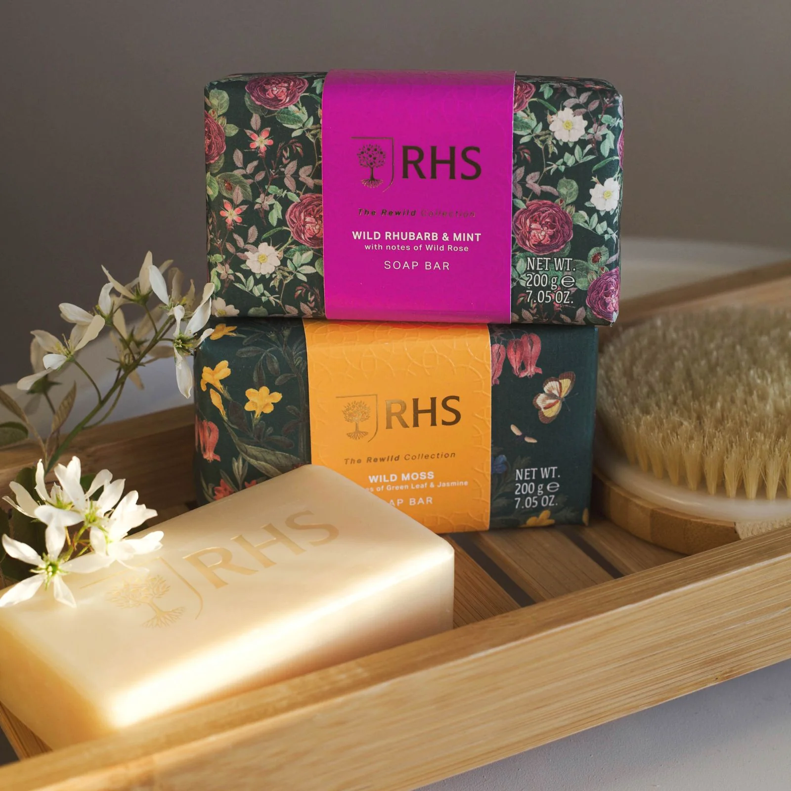 RHS Rewild Wild Moss Soap Bar 200g - Image 3
